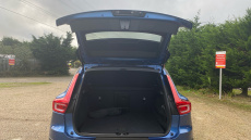 Volvo Xc40 2.0 T4 R DESIGN Pro 5dr AWD Geartronic Petrol Estate